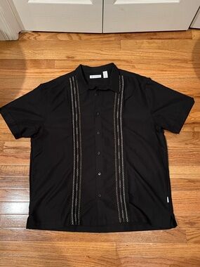 Cubavera Black Short-Sleeve Button-Down Shirt with Contrast Stitch Stripes
